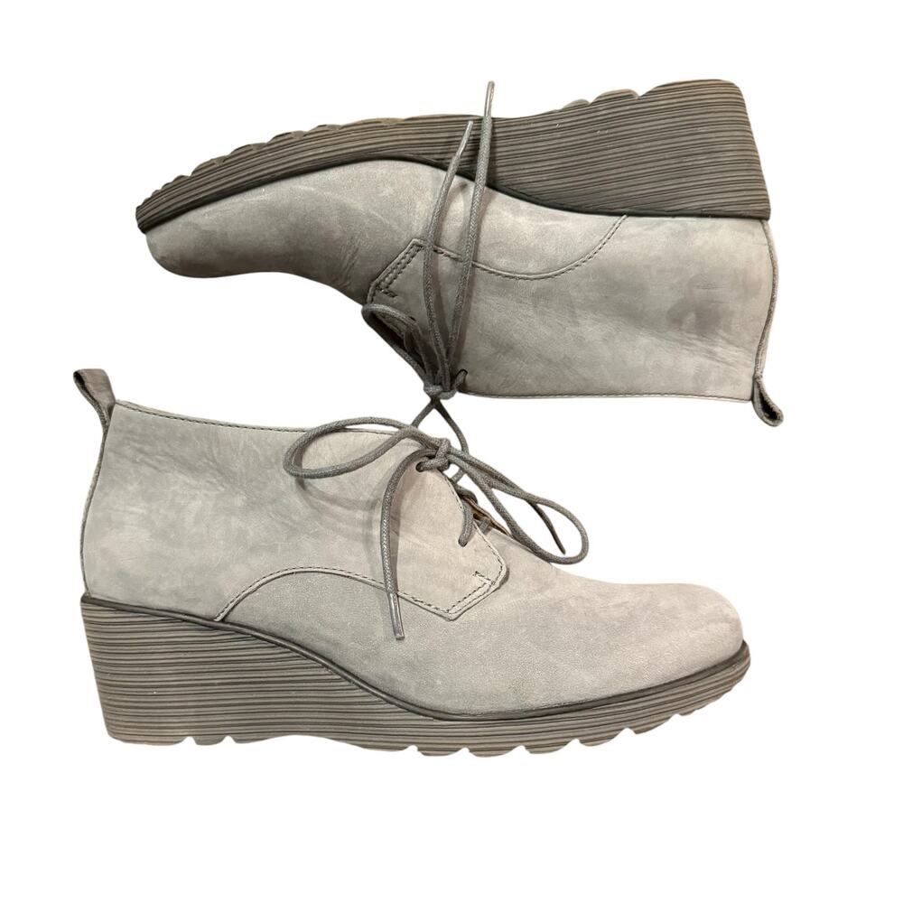 Dansko Women’s Gray Cadee Nubuck ankle boot, bootie, wedge, Size 39